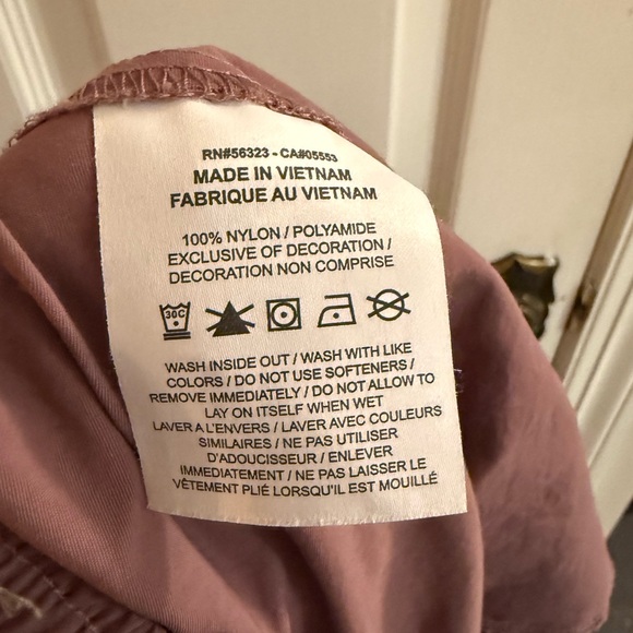 Nike Pants Sportswear Everything Wovens Women's XL Mauve Mid-Rise Open-Hem Wide - Picture 4 of 6